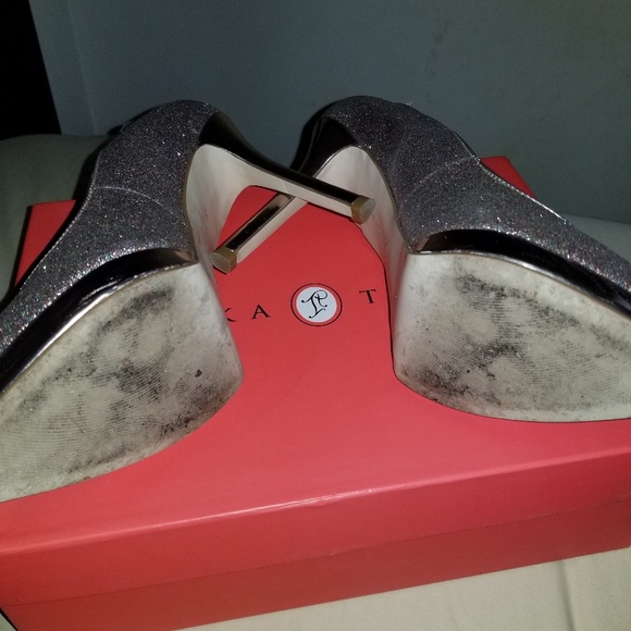 Shoes - Picture 4 of 8